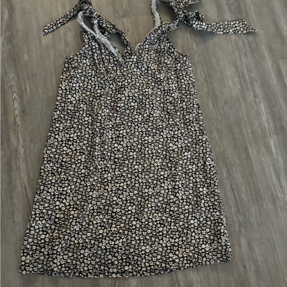 H&M Tie Strap Black and White Flower Print Dress NWT